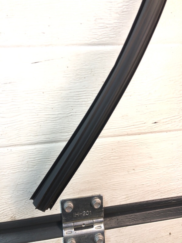 Уплотнитель стекла двери Omoda C5 2023