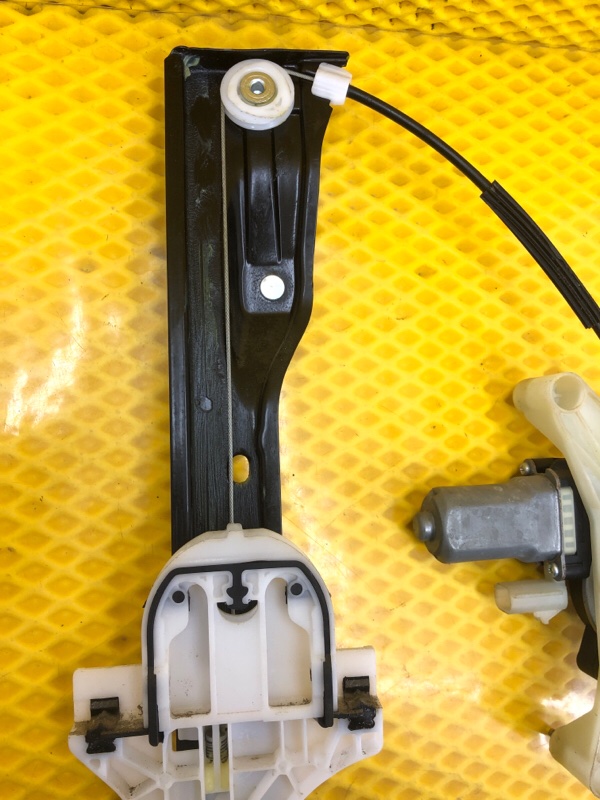 Стеклоподъемник задний правый Omoda C5 2023