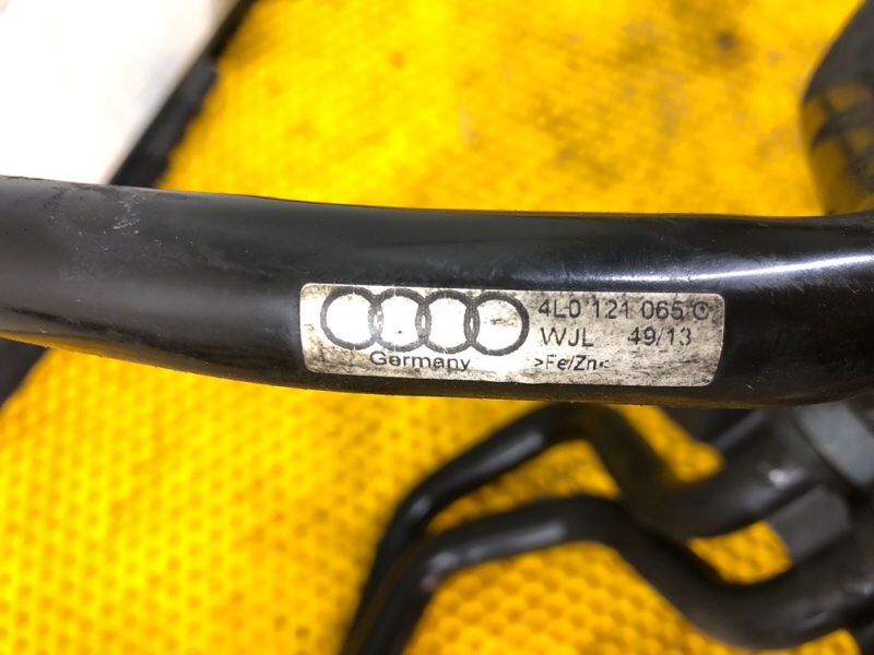 Патрубок системы охлаждения Audi Q7 2014 4LB