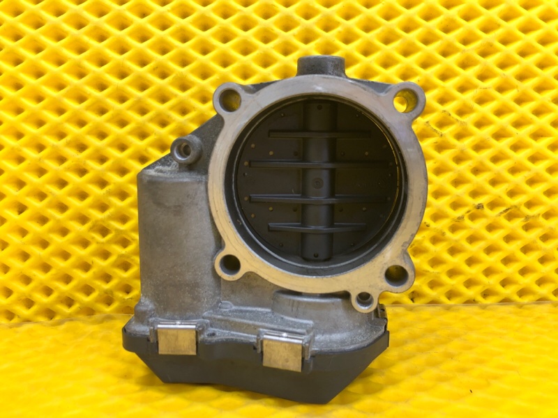 Дроссельная заслонка Audi Q7 2014 4LB