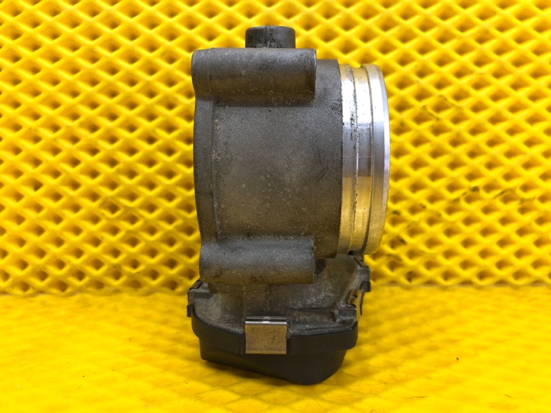 Дроссельная заслонка Audi Q7 2014 4LB