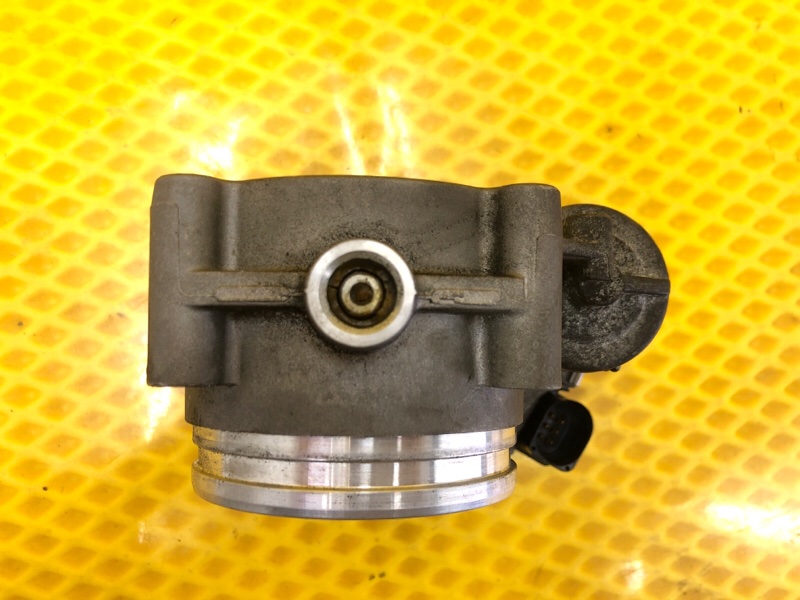 Дроссельная заслонка Audi Q7 2014 4LB