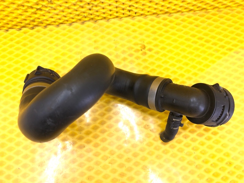 Патрубок радиатора Audi Q7 2014 4LB