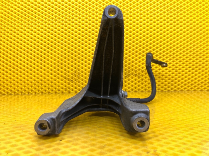 Кронштейн двигателя правый Audi Q7 2014 4LB