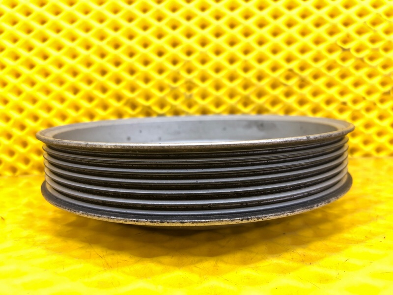 Шкив помпы Audi Q7 2014 4LB