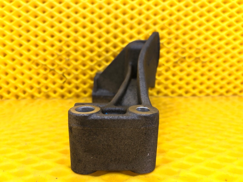 Кронштейн генератора Audi Q7 2014 4LB