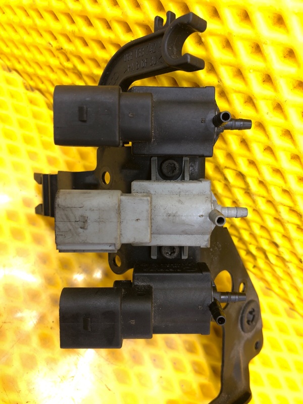 Клапан электромагнитный Audi Q7 2014 4LB