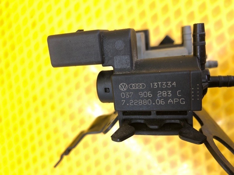 Клапан электромагнитный Audi Q7 2014 4LB