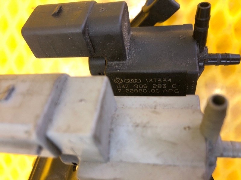 Клапан электромагнитный Audi Q7 2014 4LB