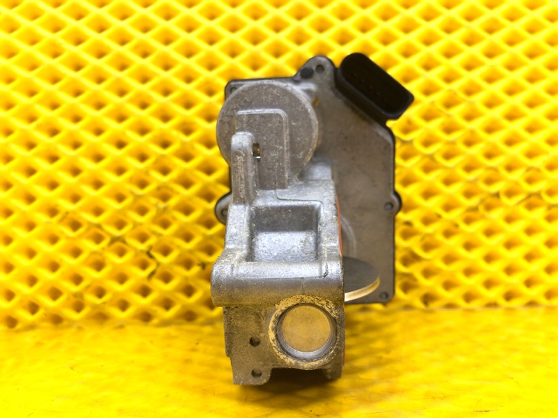 Дроссельная заслонка Audi Q7 2014 4LB