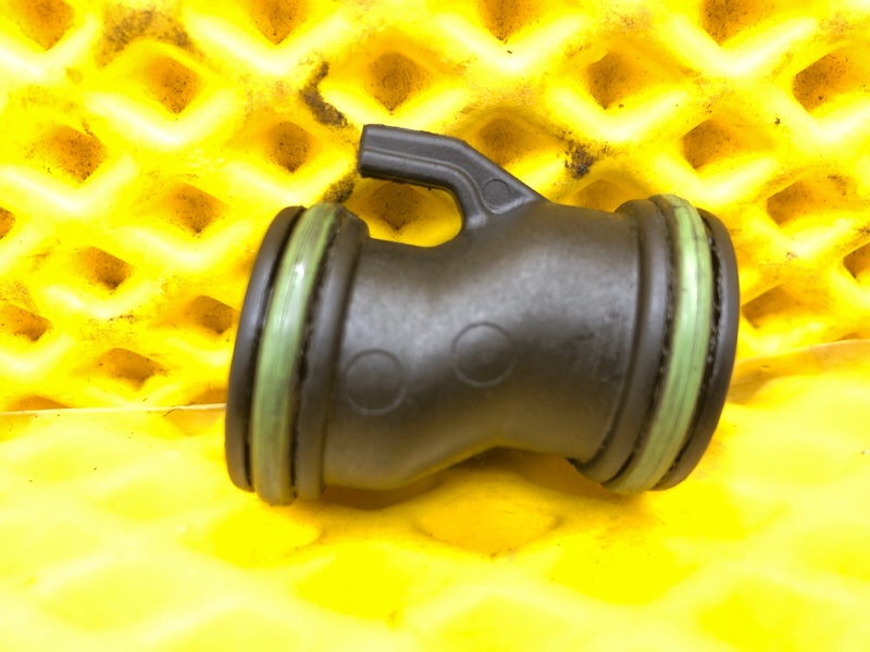 Трубка вентиляции Audi Q7 2014 4LB