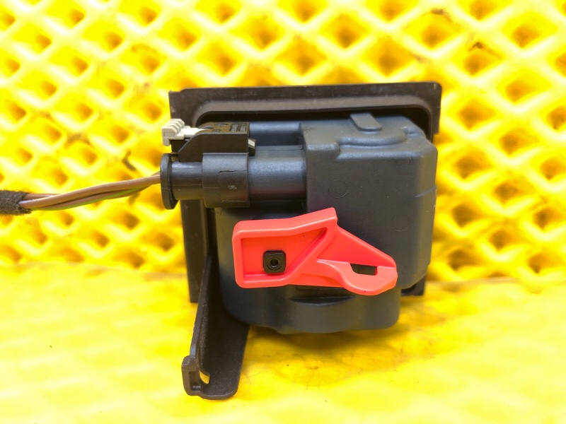 Замок лючка бензобака Mercedes-Benz S-Class 2014 W222