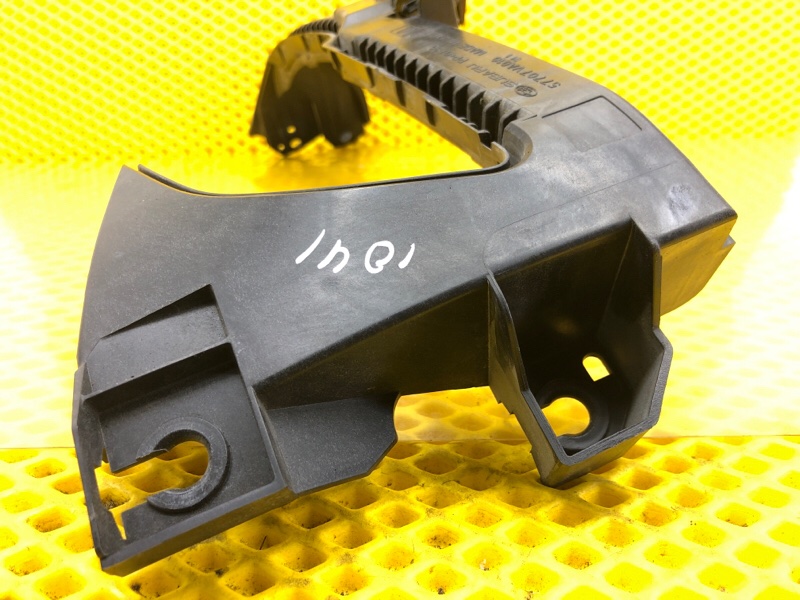 Планка под фару Subaru Levorg