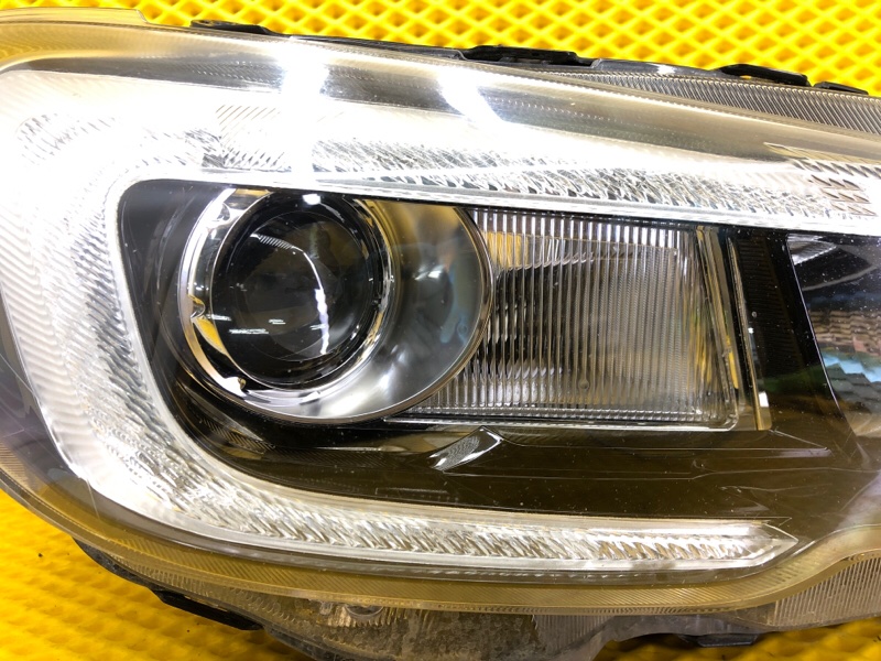 Фара Subaru Levorg