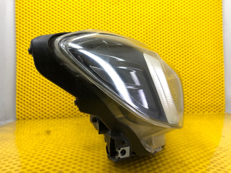 Фара Subaru Levorg