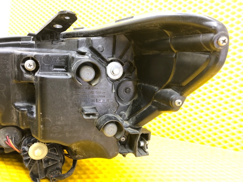 Фара Subaru Levorg