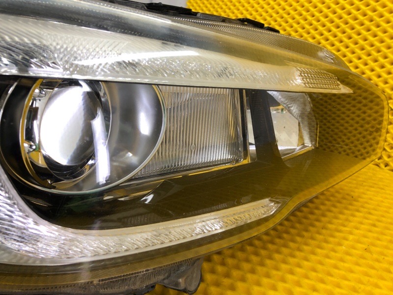 Фара Subaru Levorg