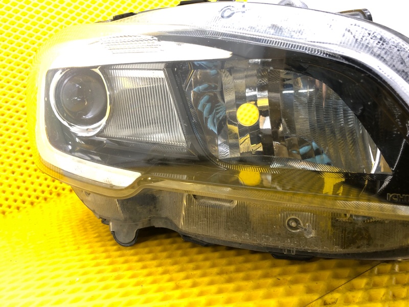 Фара Subaru Levorg