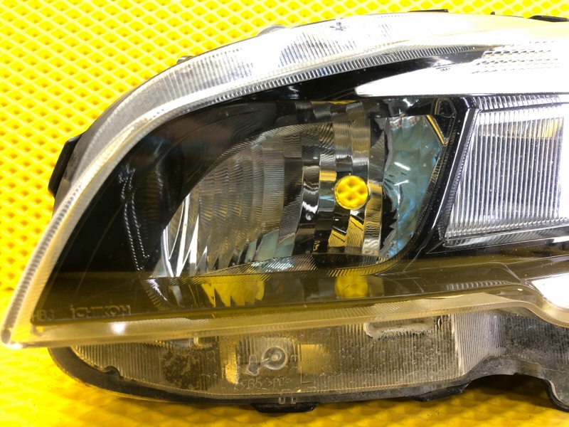 Фара Subaru Levorg