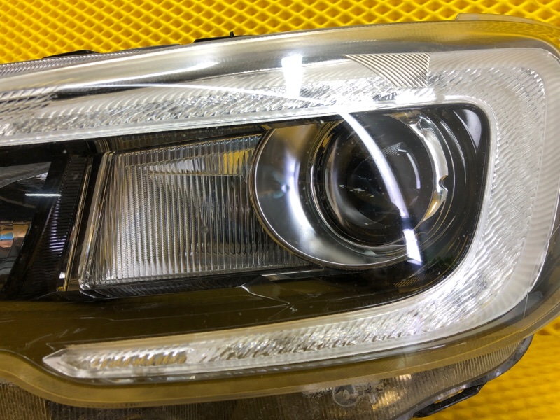 Фара Subaru Levorg