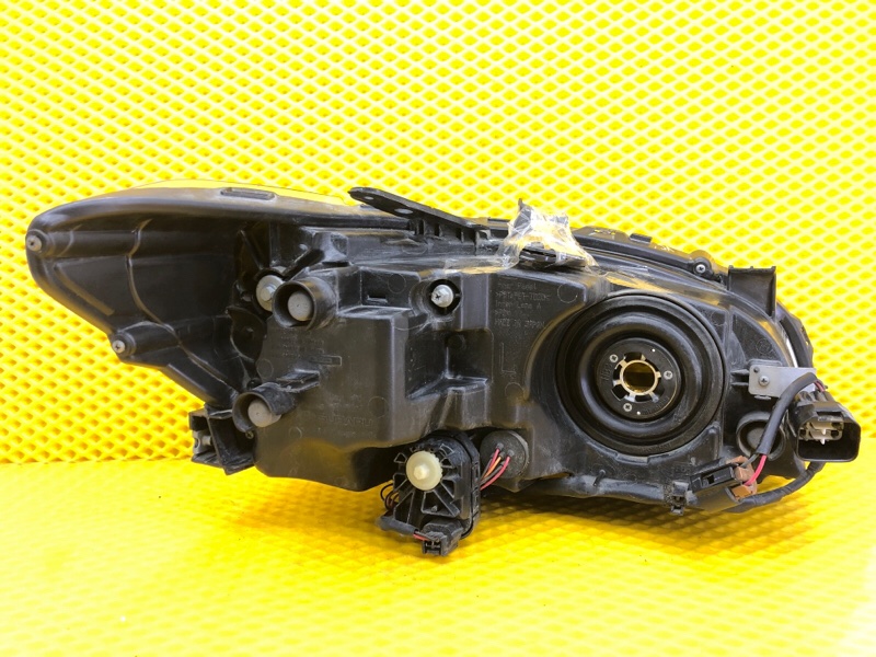 Фара Subaru Levorg