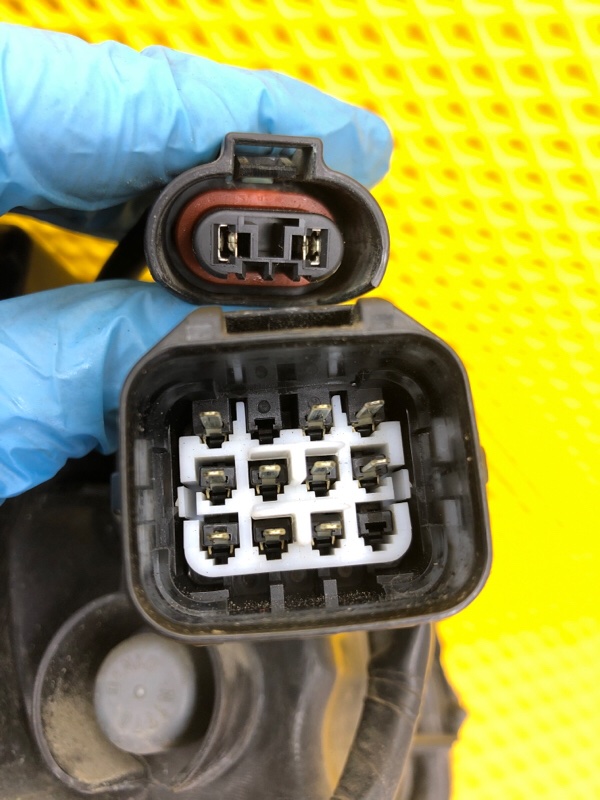 Фара Subaru Levorg