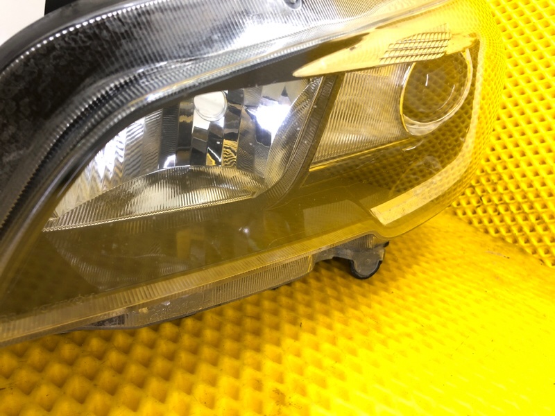 Фара Subaru Levorg