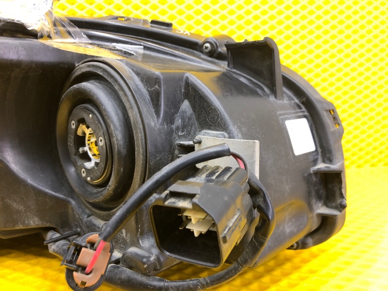 Фара Subaru Levorg