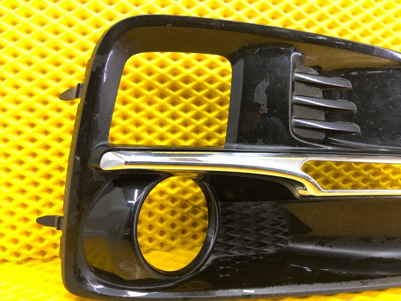 Накладка противотуманной фары Subaru Levorg