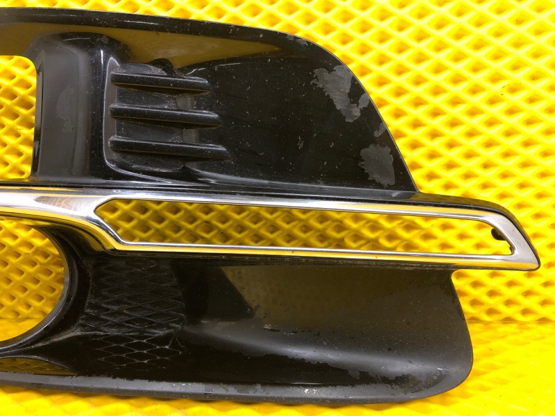 Накладка противотуманной фары Subaru Levorg