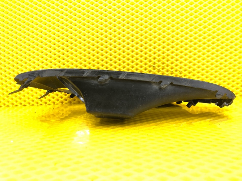 Накладка противотуманной фары Subaru Levorg