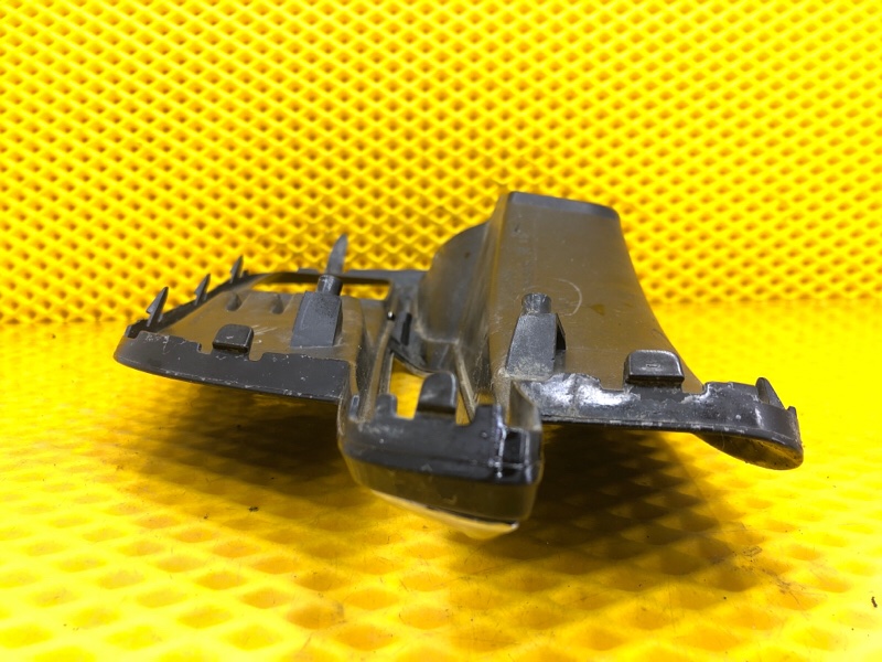 Накладка противотуманной фары Subaru Levorg