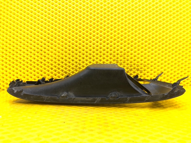 Накладка противотуманной фары Subaru Levorg