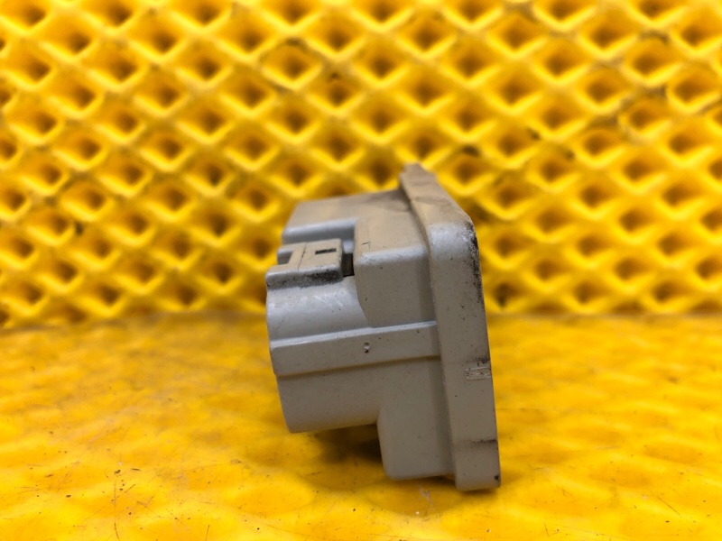 Реле фар Subaru Levorg