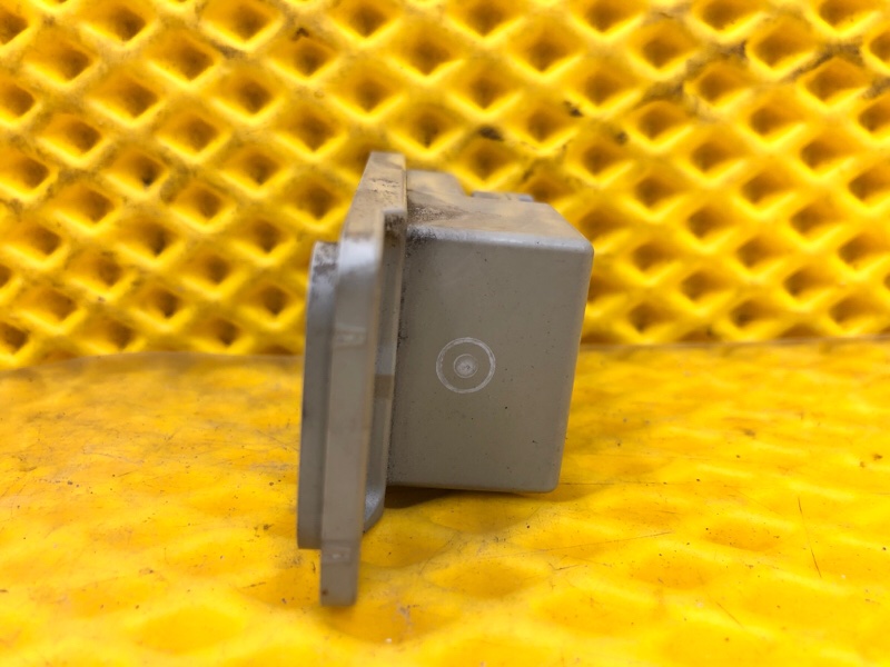 Реле фар Subaru Levorg