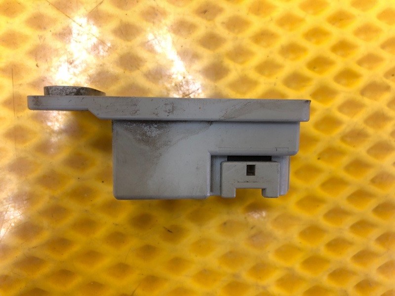 Реле фар Subaru Levorg