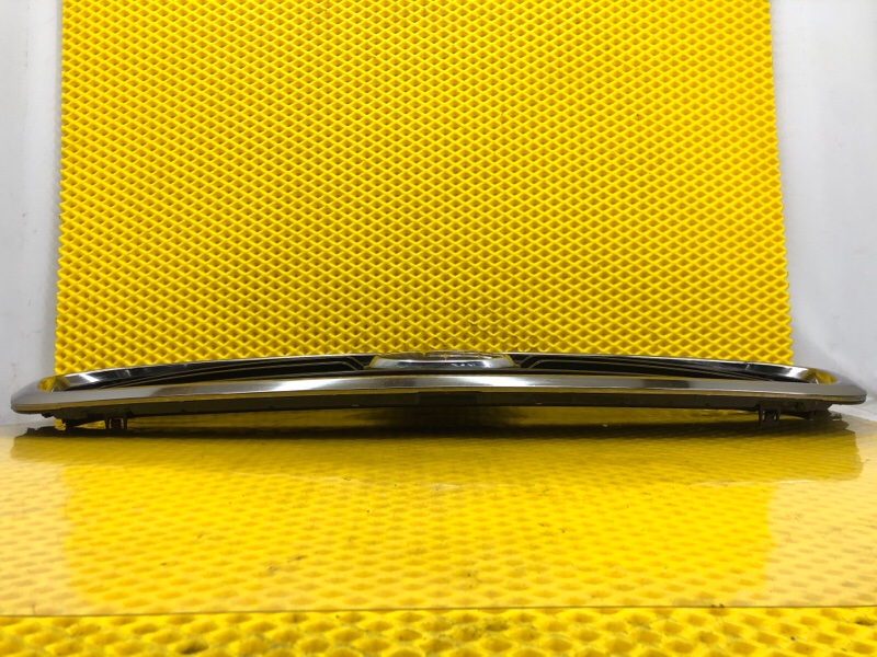 Решетка радиатора Subaru Levorg