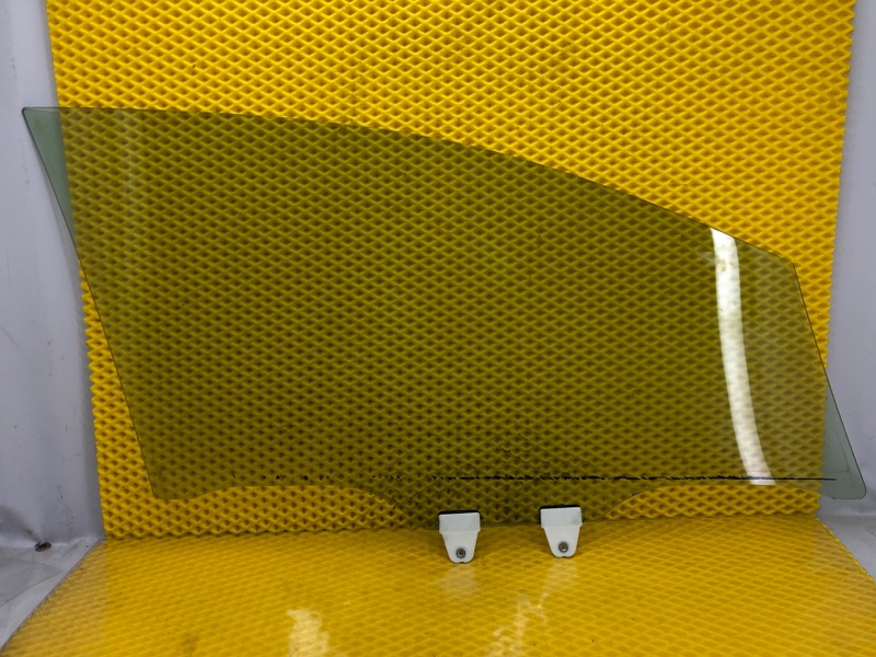 Стекло двери Subaru Levorg