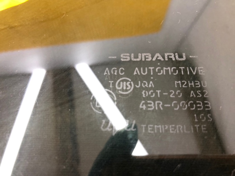 Стекло двери Subaru Levorg