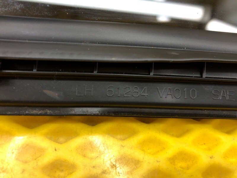 Стекло боковое левое (форточка) Subaru Levorg