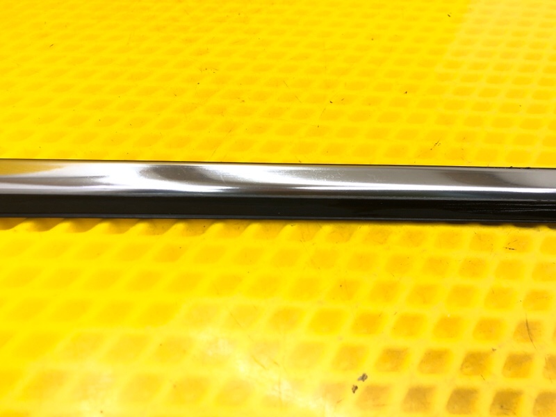 Молдинг двери передней левой Subaru Levorg