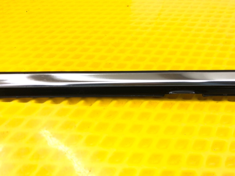 Молдинг двери передней левой Subaru Levorg