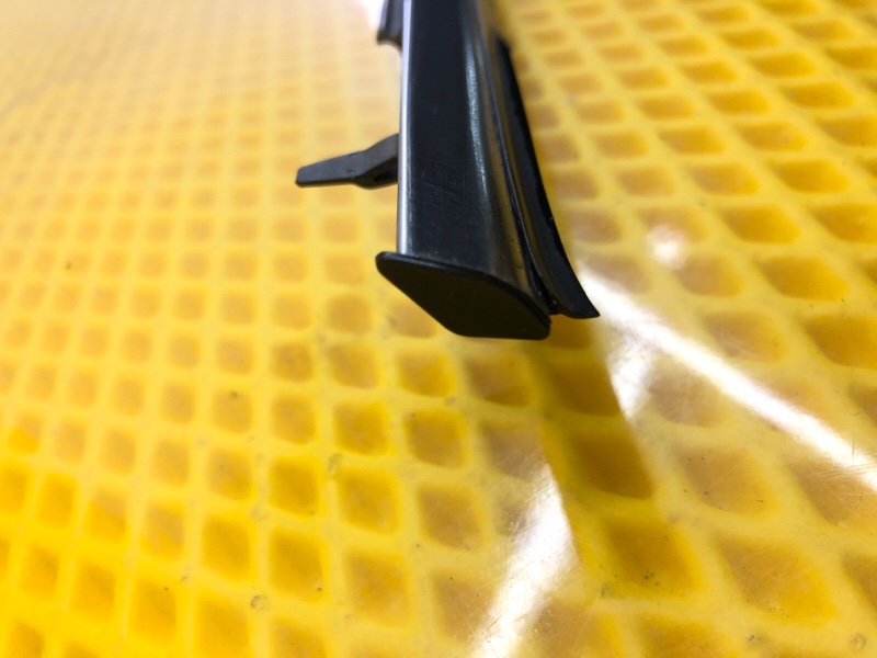 Молдинг двери передней левой Subaru Levorg