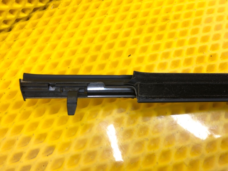 Молдинг двери передней левой Subaru Levorg