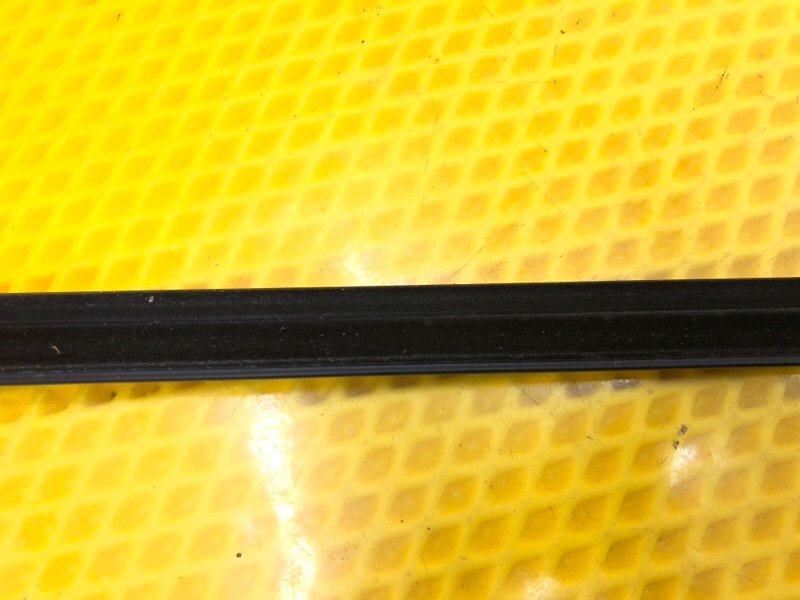 Молдинг двери передней левой Subaru Levorg