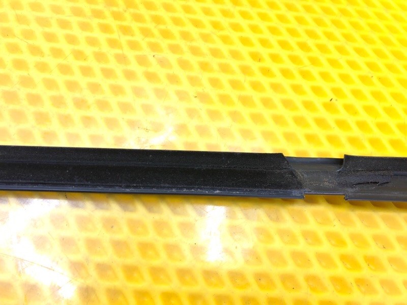 Молдинг двери передней левой Subaru Levorg