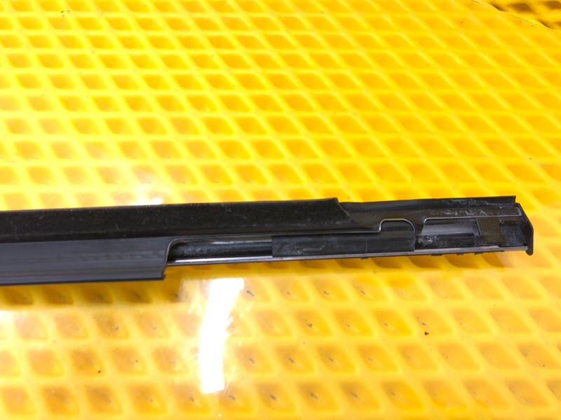 Молдинг двери передней левой Subaru Levorg