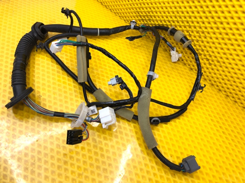 Проводка двери Subaru Levorg