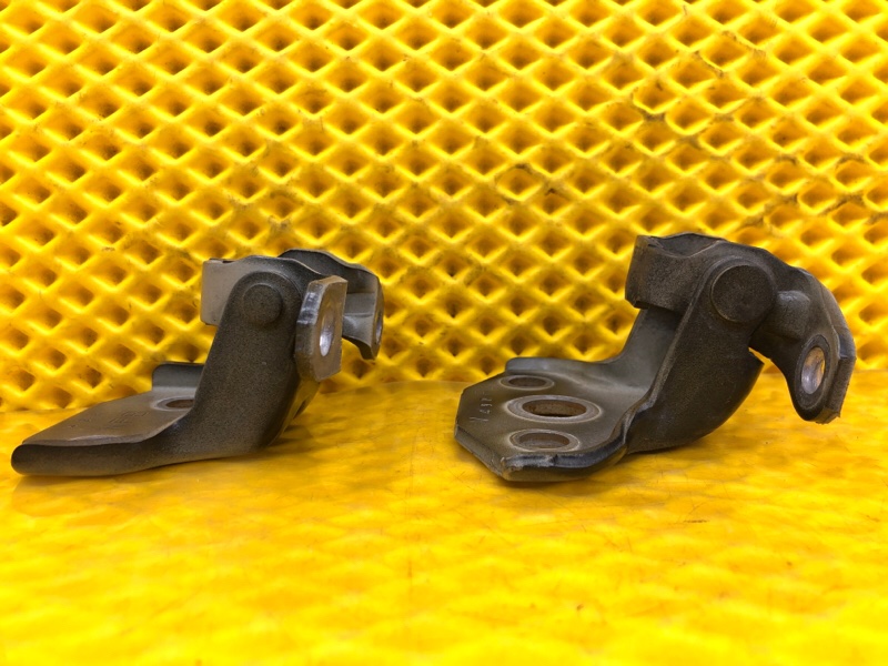 Петля двери Subaru Levorg