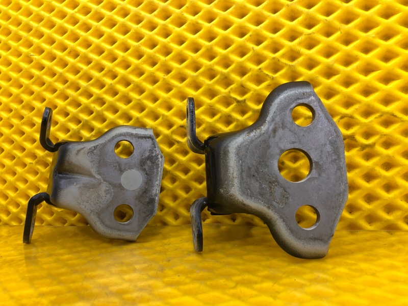 Петля двери Subaru Levorg